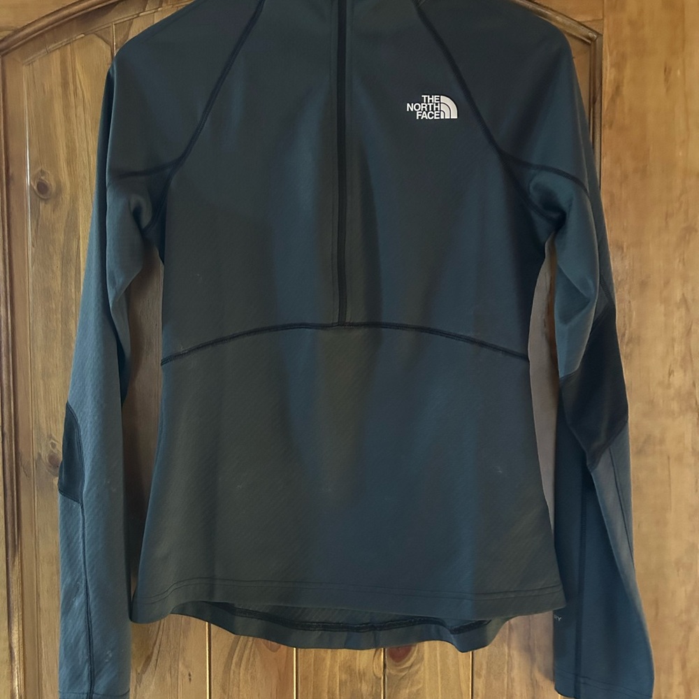 The North Face Dri-Fit Quarter Zip Top